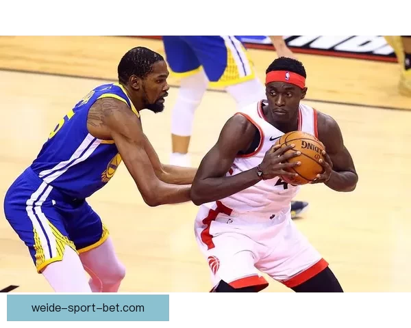 小卡手腕带伤征战猛龙全场坚持展现顽强斗志